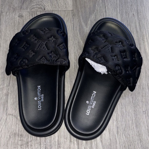 Louis Vuitton Pool Pillow Slides Black Monogram Sandals EU 35 New - Picture 5 of 5